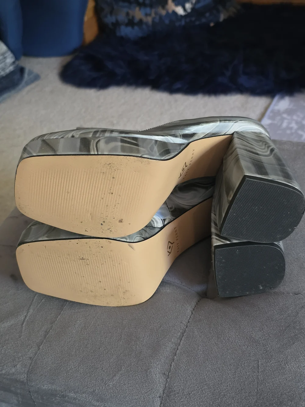 Katy Perry Uptown Pump Platform Heels in Marble Gray/ Silver Size 7.5